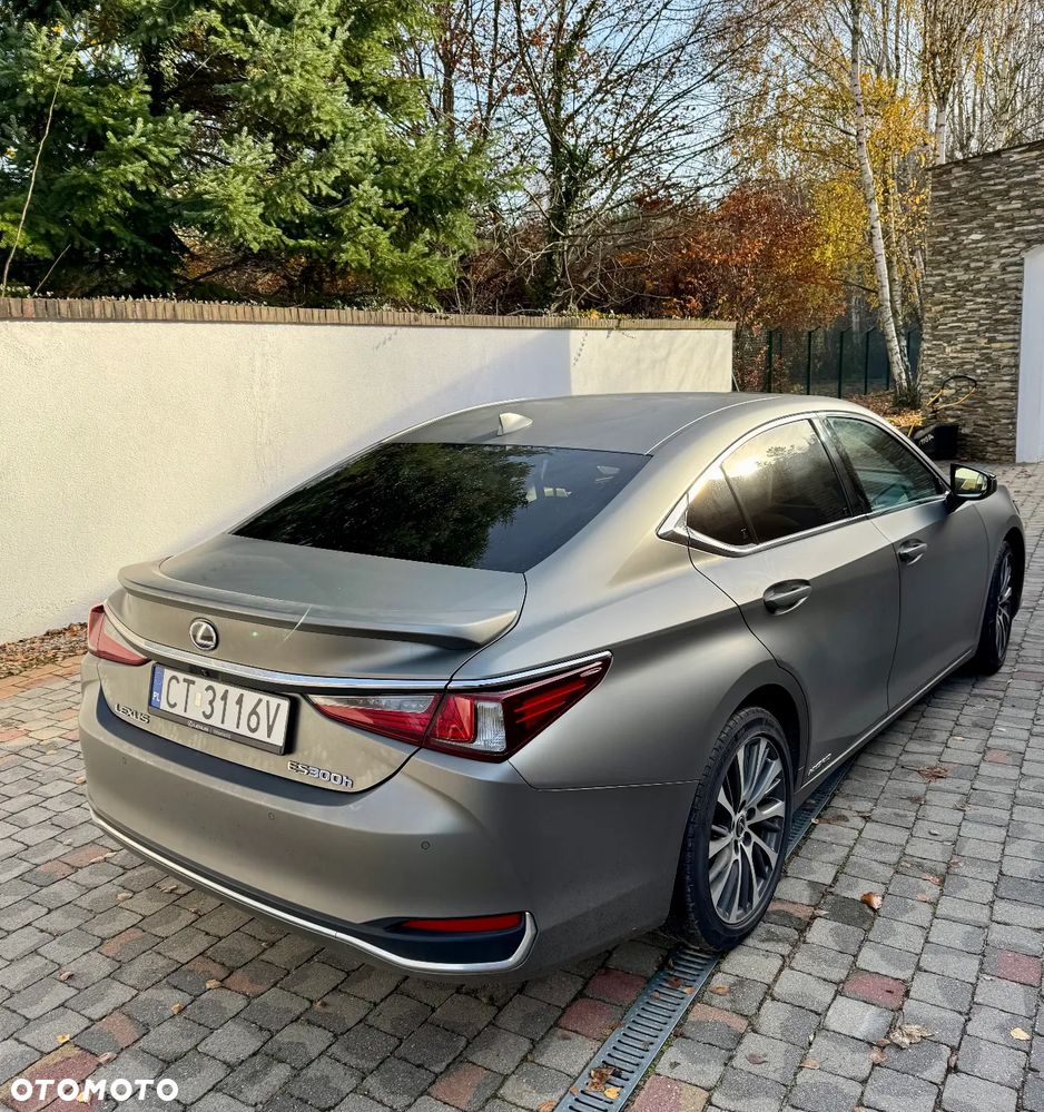Lexus ES 300h Business Edition - 2