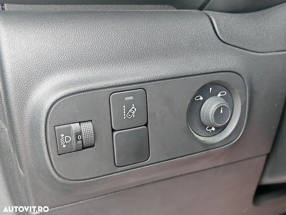 Citroën C3 1.2 PureTech 110 S&S EAT6 MAX - 27