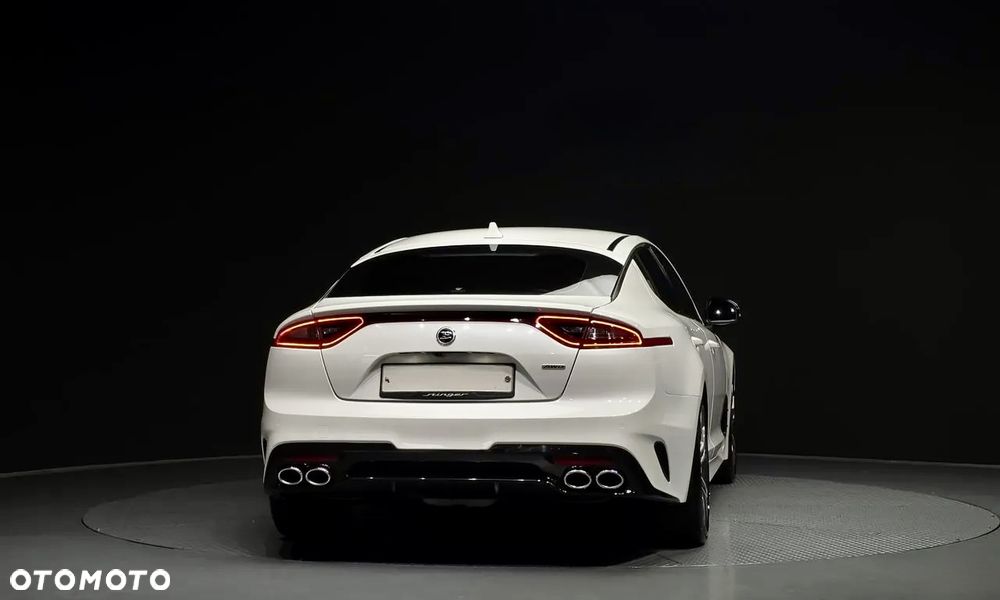 Kia Stinger - 5