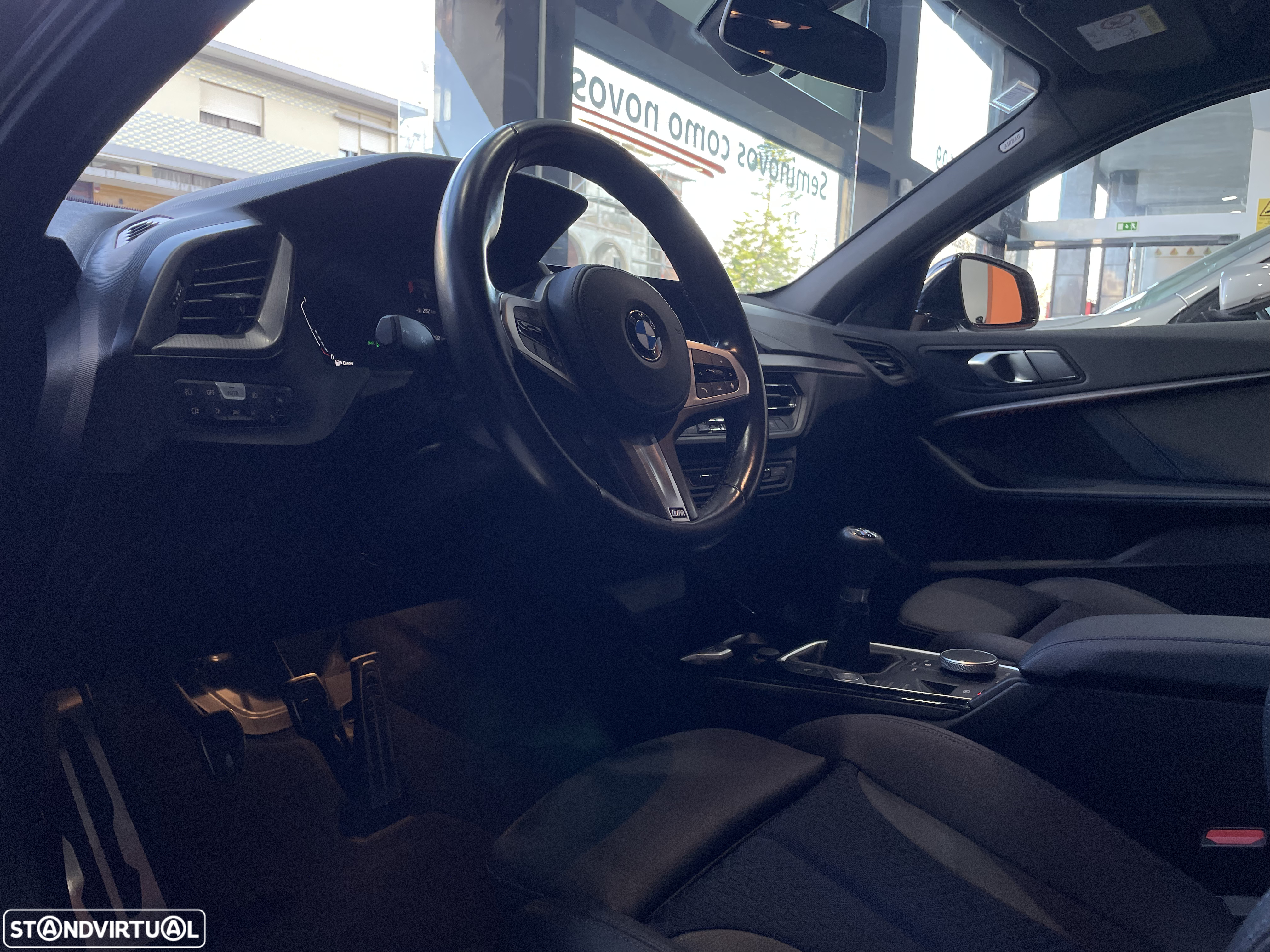 BMW 116 d Pack Desportivo M - 8