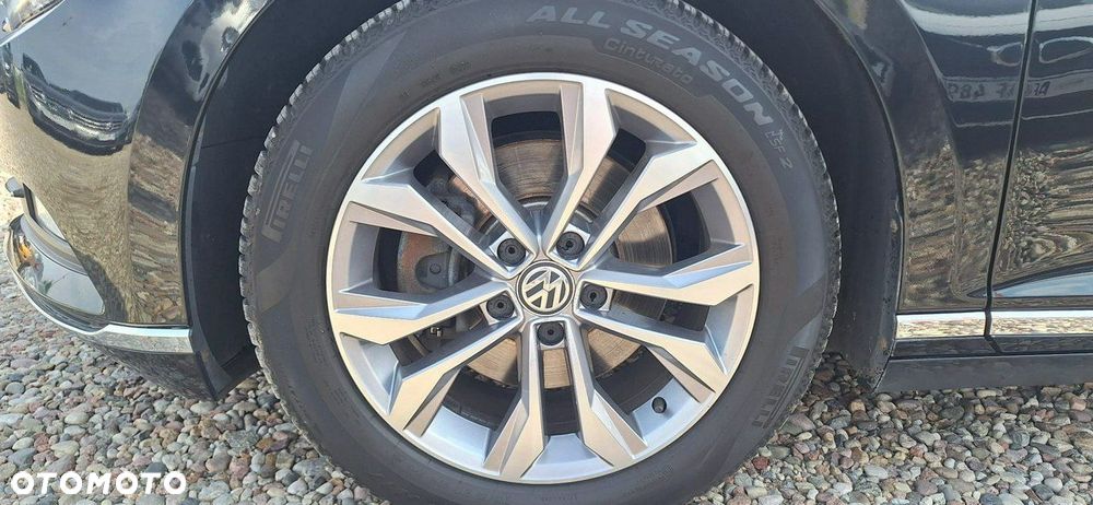 Volkswagen Passat - 11