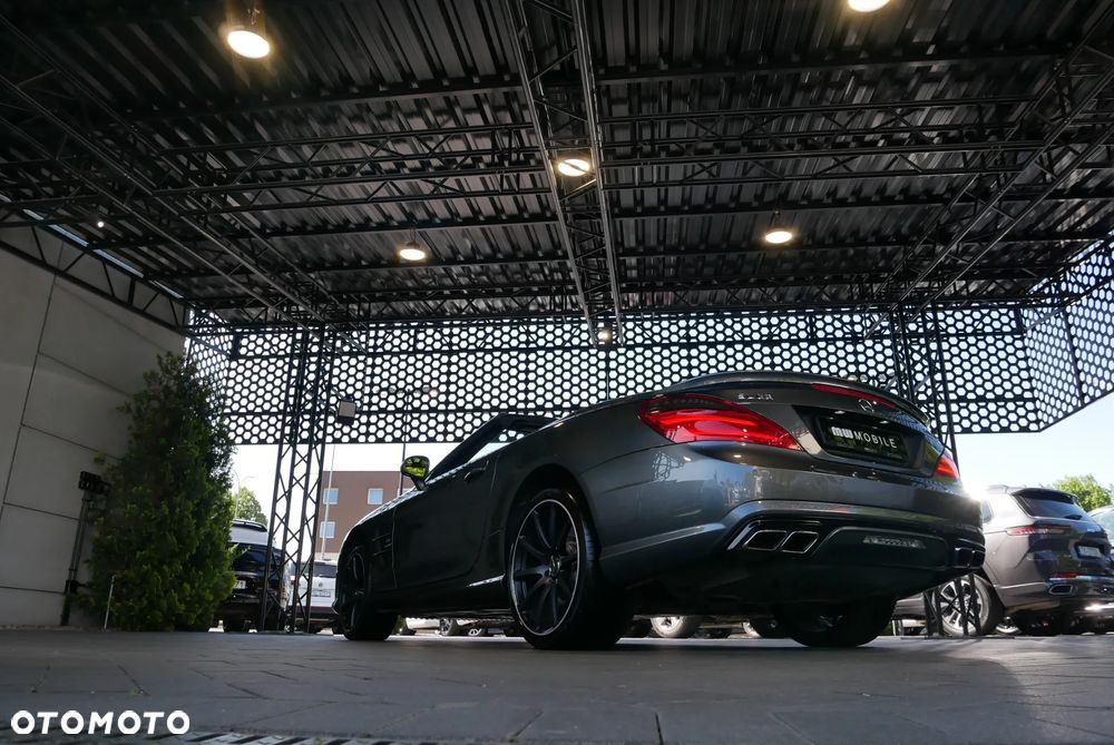 Mercedes-Benz SL 63 AMG - 38