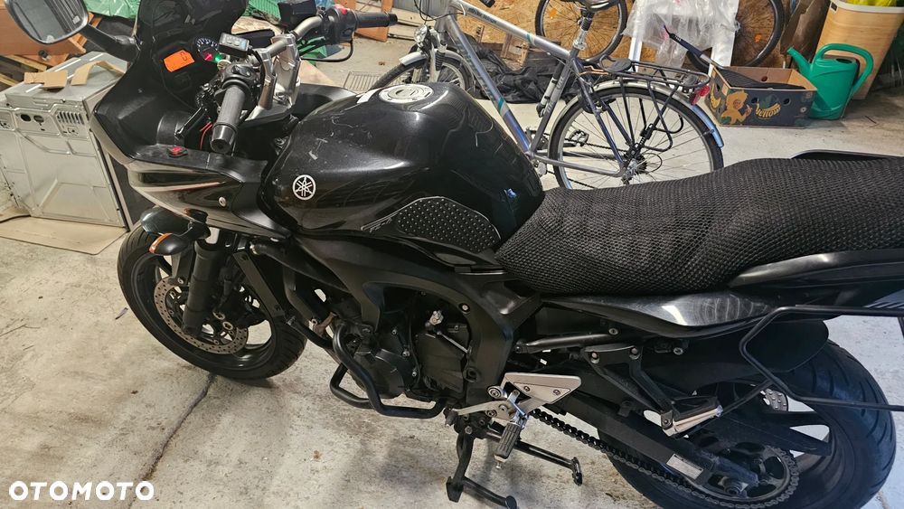 Yamaha FZ6 - 3