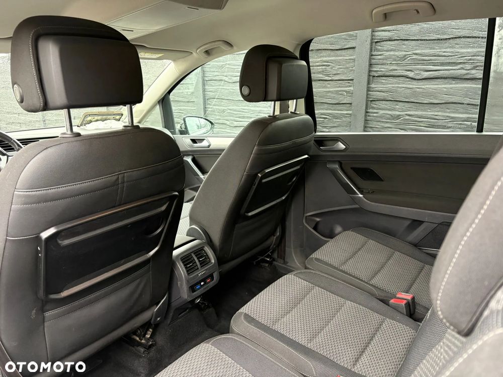 Volkswagen Touran 1.6 TDI SCR BlueMotion Technology DSG Comfortline - 14