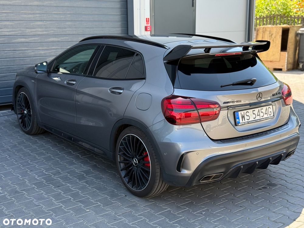 Mercedes-Benz GLA AMG 45 4-Matic - 11