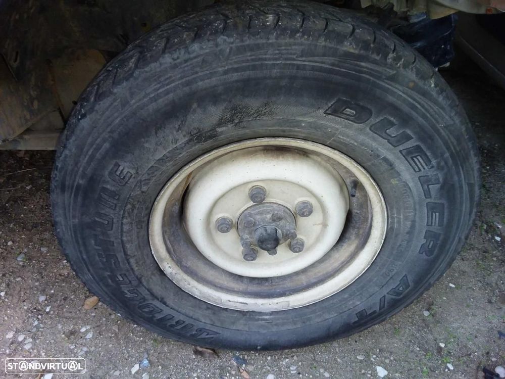 PNEU LAND ROVER DEFENDER LD - 1