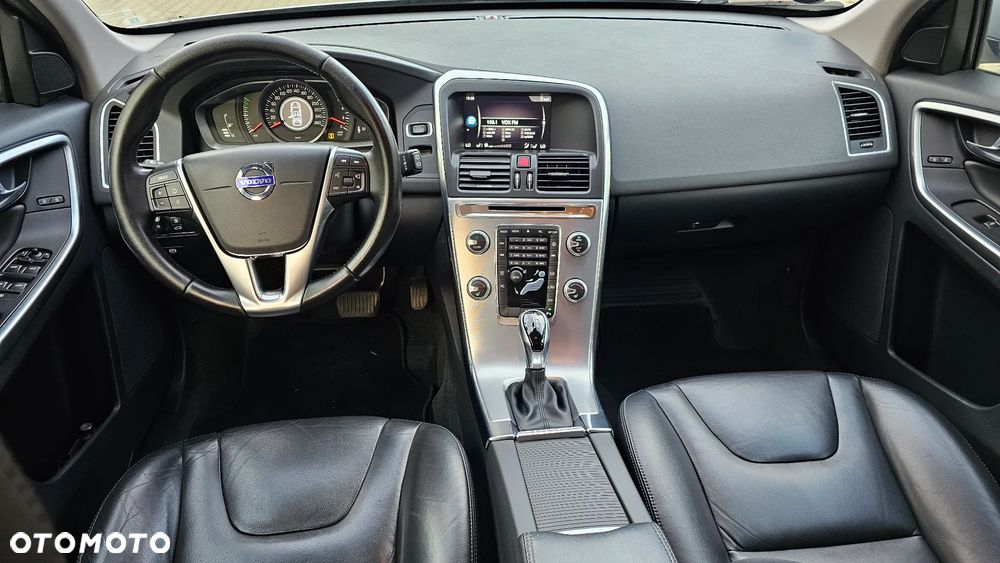Volvo XC 60 D3 Drive-E Ocean Race - 16