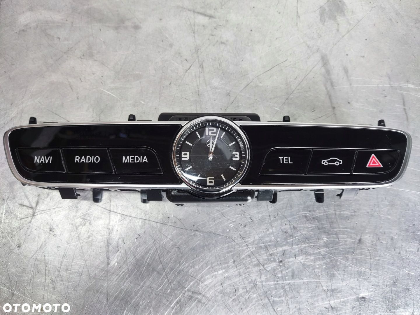 MERCEDES E KLASA W213 PRZEŁĄCZNIK RADIA PANEL NAVI ZEGAREK A2138272000 - 1