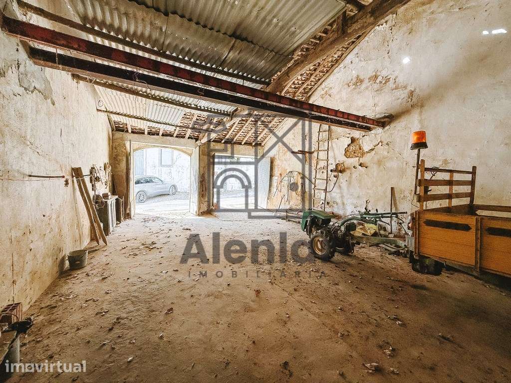 Adega com ótimo Pé-direito a 10 minutos de Alenquer - Grande imagem: 2/11