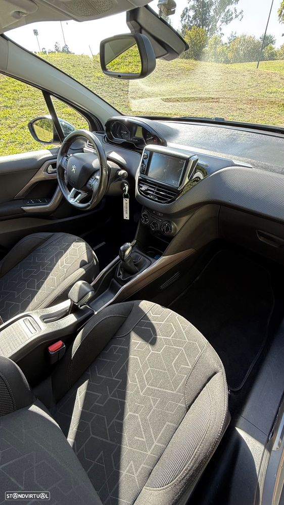 Peugeot 2008 1.2 PureTech Allure - 10