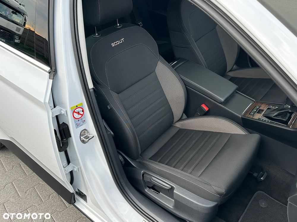 Skoda Superb 2.0 TDI 4x4 DSG Scout - 26