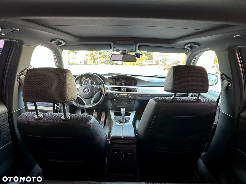 BMW Seria 3 320d xDrive - 12