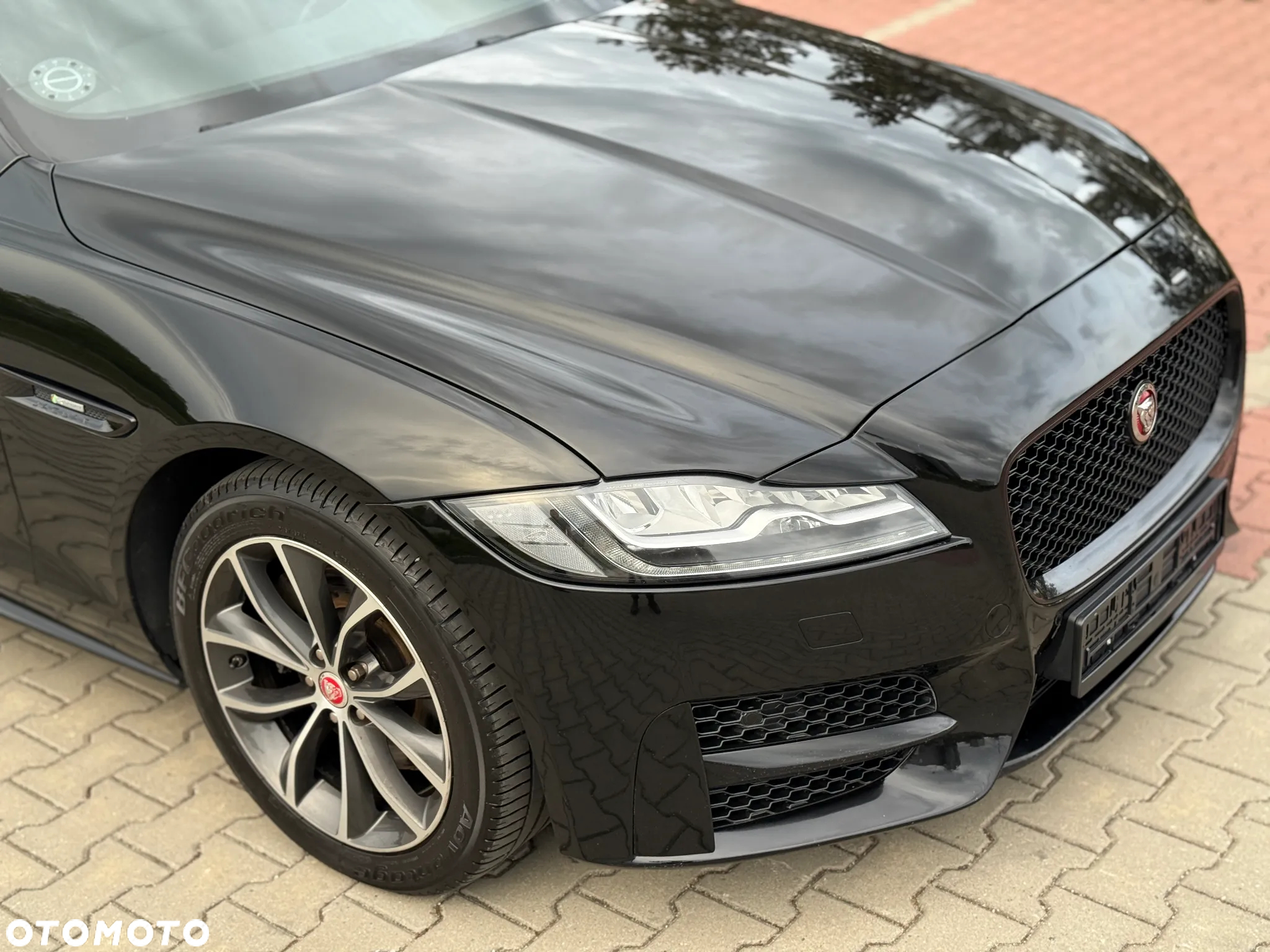 Jaguar XF 2.0 i4D R-Sport - 28