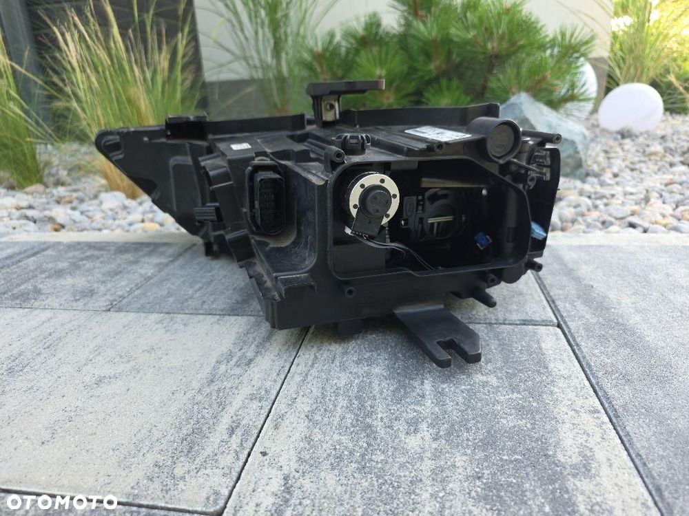 AUDI Q3 RSQ3 8U0 LIFT Lampa prawa przód Full Led Dynamic 8U0941034 - 9