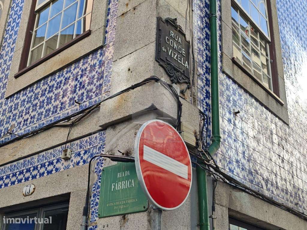 Apartamento T1 último andar, aos Aliados - Porto - Grande imagem: 4/12