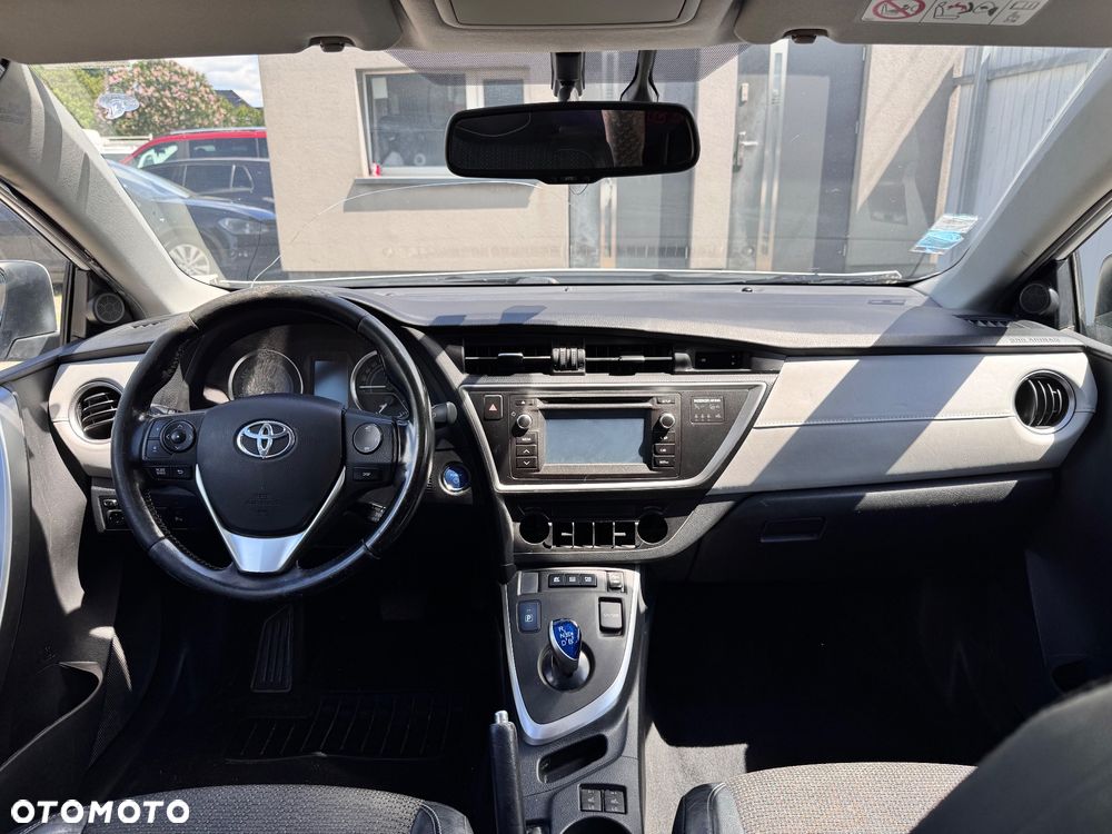Toyota Auris - 11