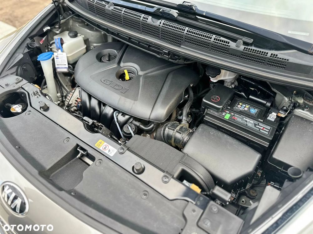 Kia Carens 2.0 GDI XL - 21