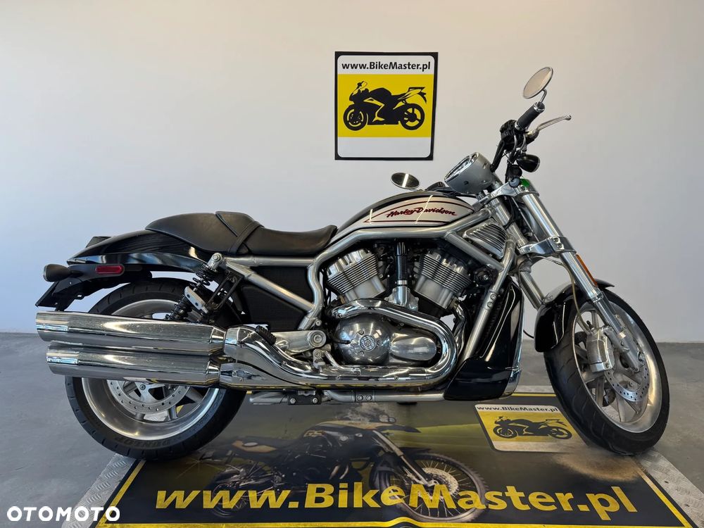 Harley-Davidson V-Rod Street Rod - 1