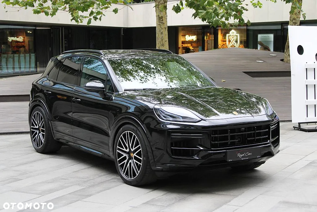 Porsche Cayenne Turbo E-Hybrid PHEV - 2