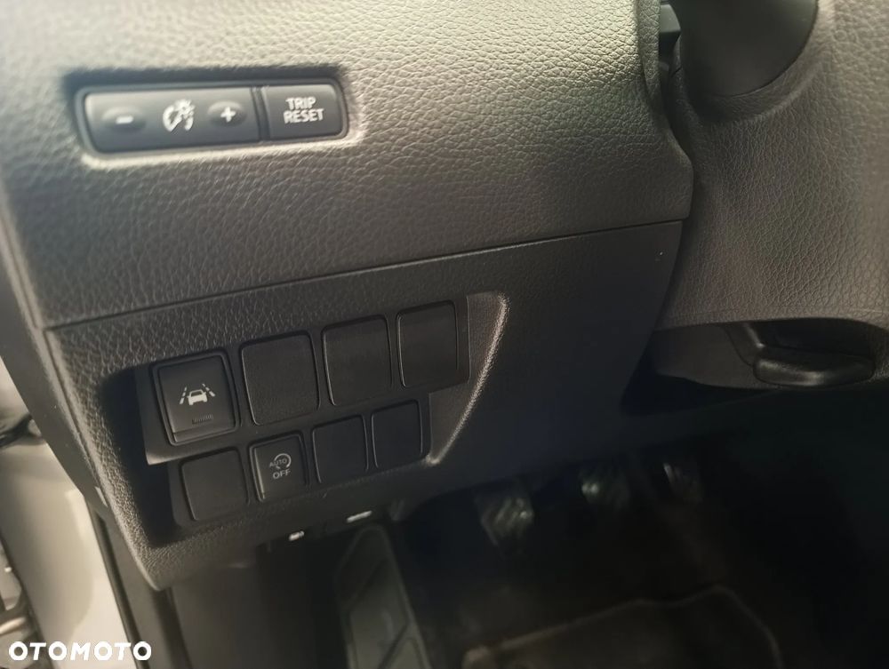 Nissan Qashqai 1.2 DIG-T N-Connecta EU6 - 11