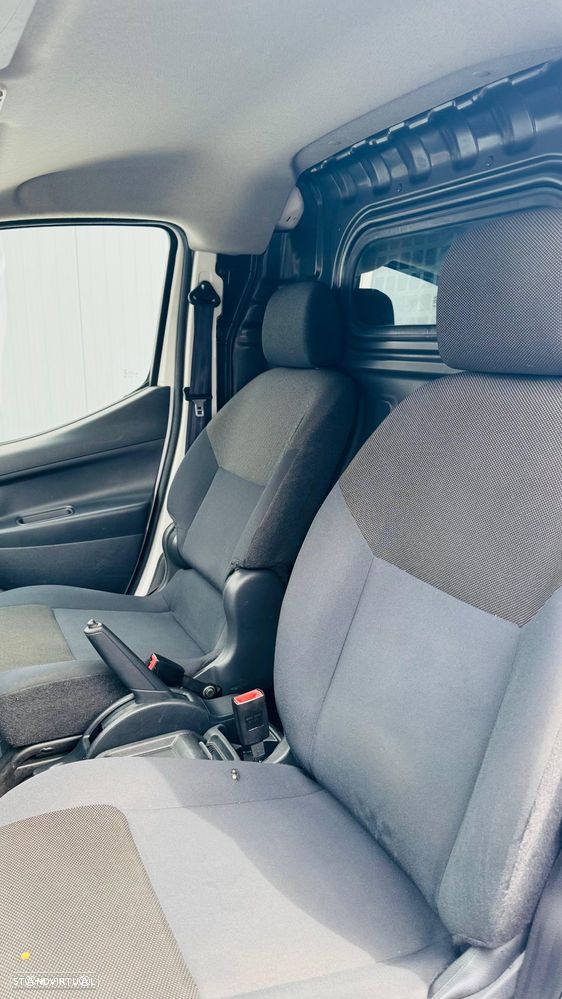 Nissan NV200 Combi - 16