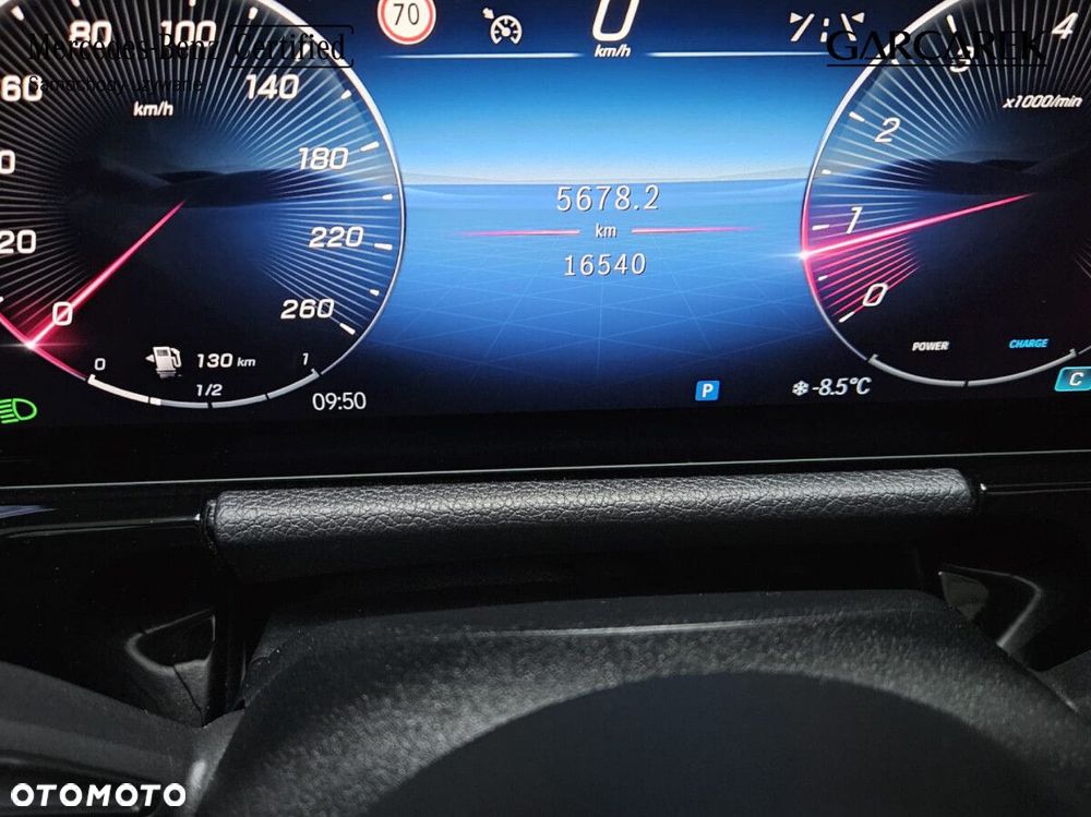 Mercedes-Benz GLA - 23