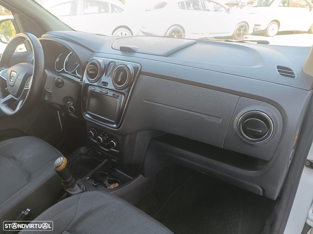 Dacia Lodgy 1.6 ECO-G Stepway 7L Bi-Fuel - 17