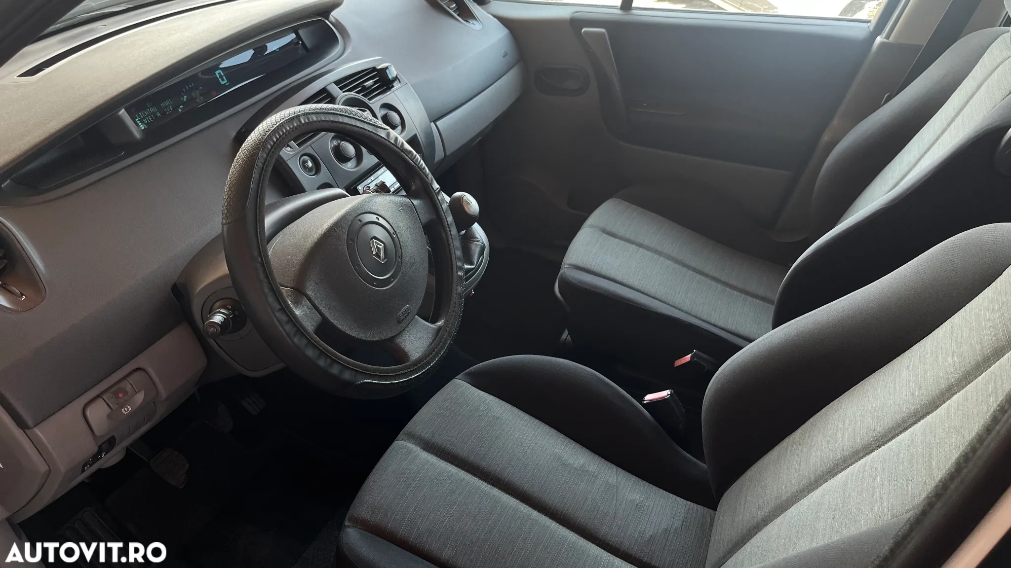 Renault Scenic 2.0 16V Dynamique - 5