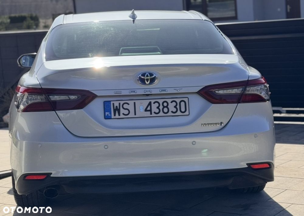 Toyota Camry 2.5 Hybrid Executive CVT - 2