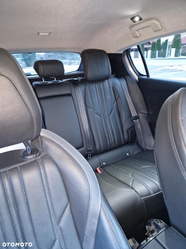 Peugeot 308 1.6 Hybrid PHEV Allure Pack EAT8 - 22