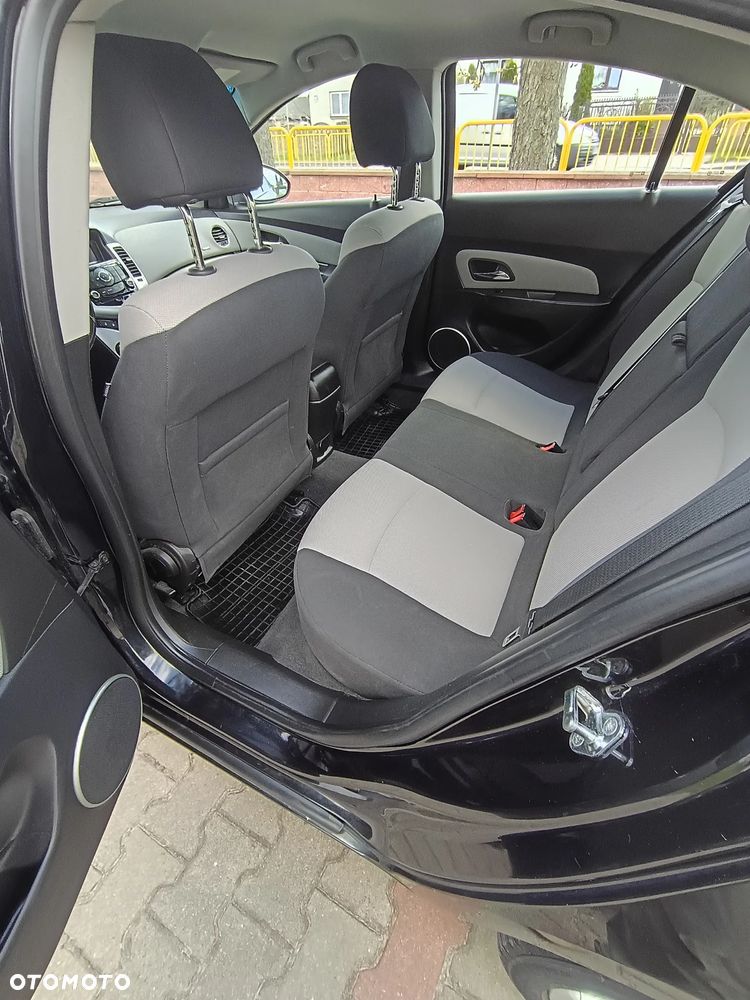 Chevrolet Cruze - 11