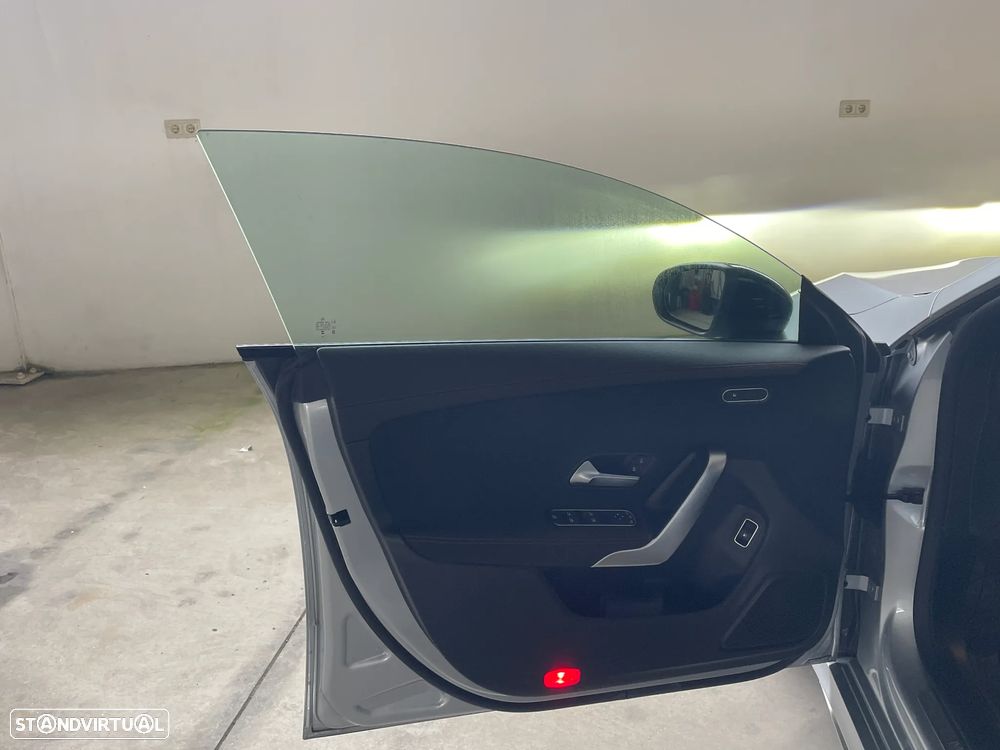 Mercedes-Benz CLA 250 e AMG Line - 12