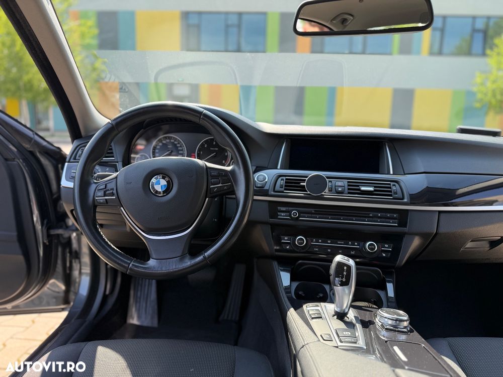 BMW Seria 5 520d AT - 11