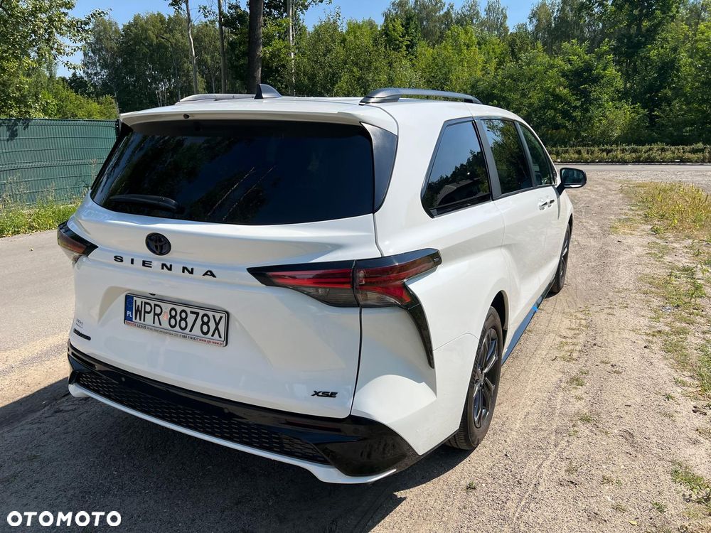 Toyota Sienna - 9