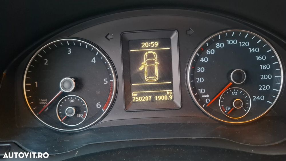 Volkswagen Golf Plus 1.6 TDI DPF BMT Comfortline DSG - 7