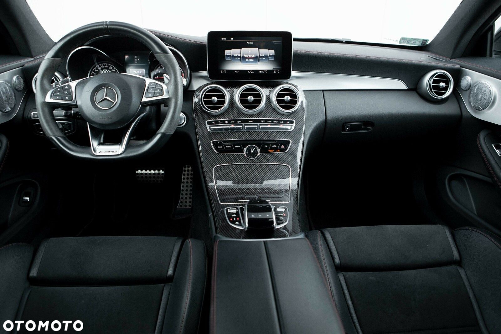 Mercedes-Benz Klasa C AMG 43 4-Matic - 29
