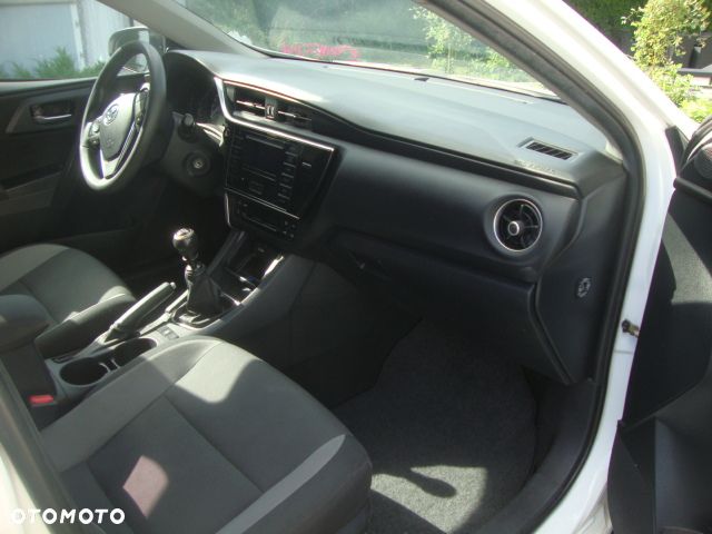 Toyota Auris 1.4 D-4D Dynamic - 9