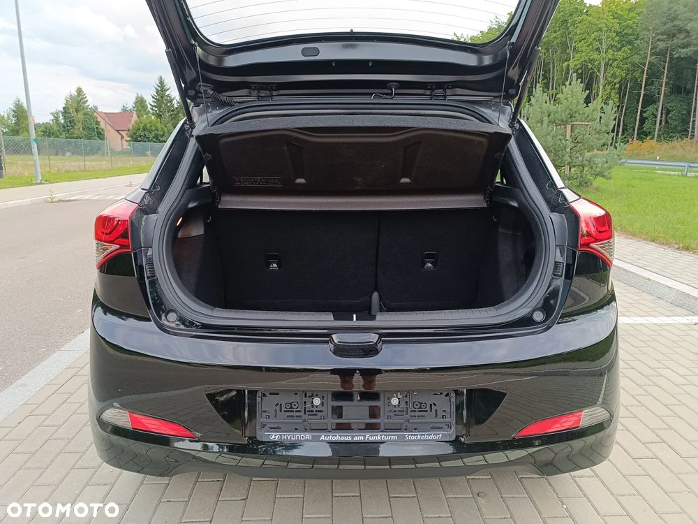 Hyundai i20 blue 1.2 Classic - 16