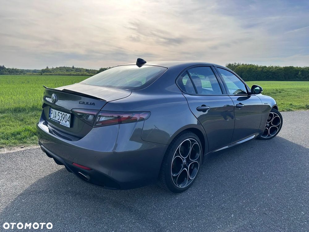 Alfa Romeo Giulia 2.0 Turbo 16V AT8 Veloce - 8