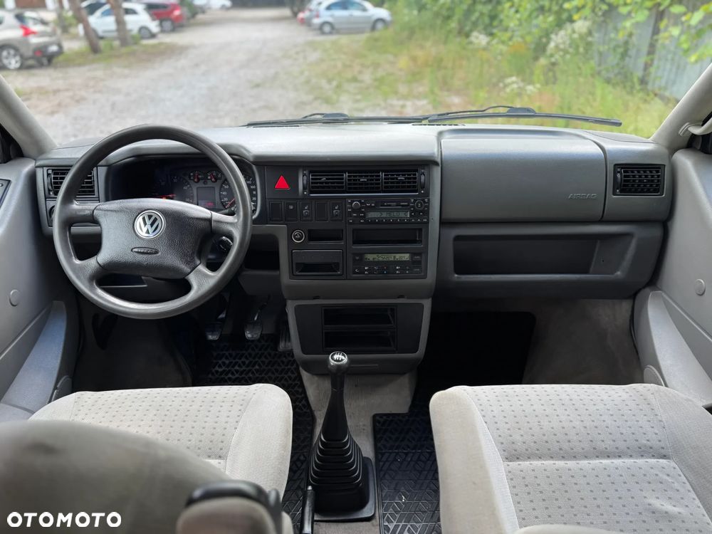 Volkswagen Caravelle - 24