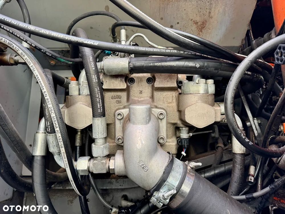 Hitachi ZX280LC-3 - 10