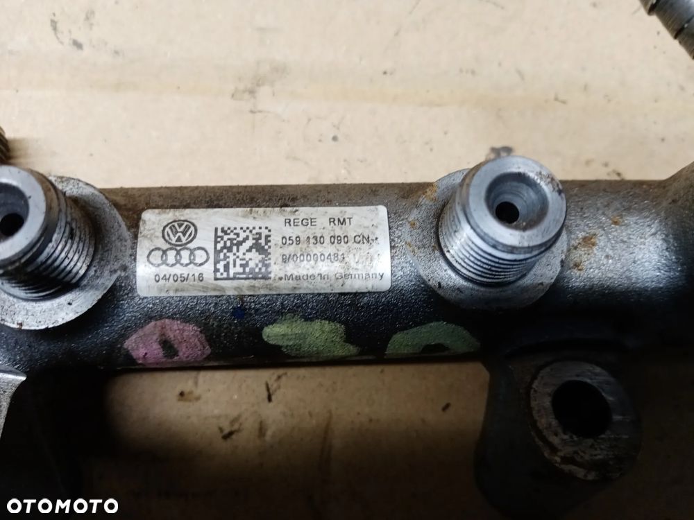 Listwa wtryskowa czujnik Audi Q5 3.0 TDI CTB 057130764AE 059130090CN - 6