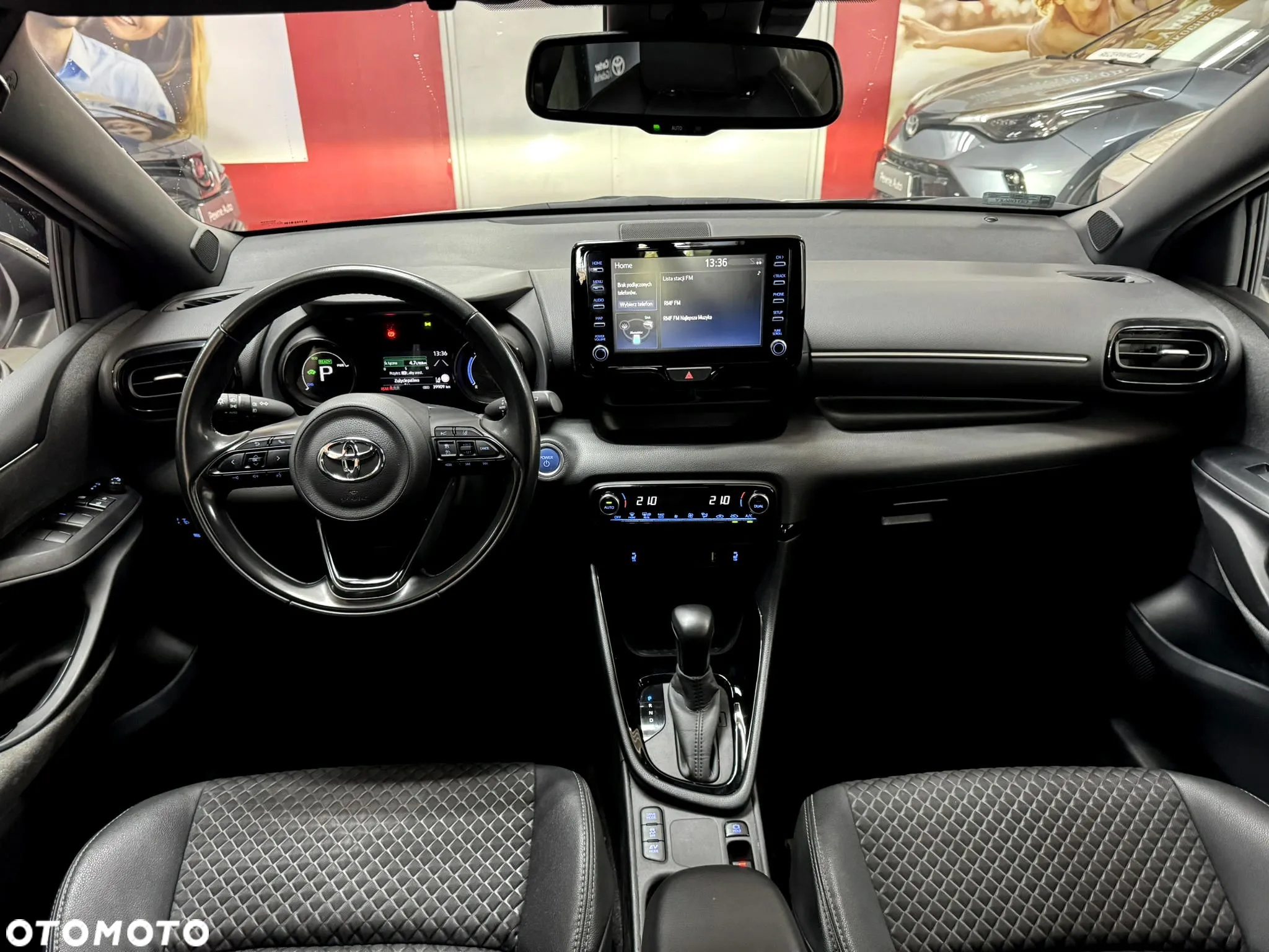 Toyota Yaris Hybrid 1.5 Selection Style - 16