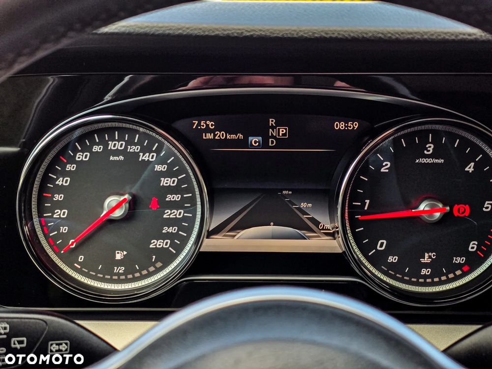 Mercedes-Benz Klasa E 220 d 9G-TRONIC - 22
