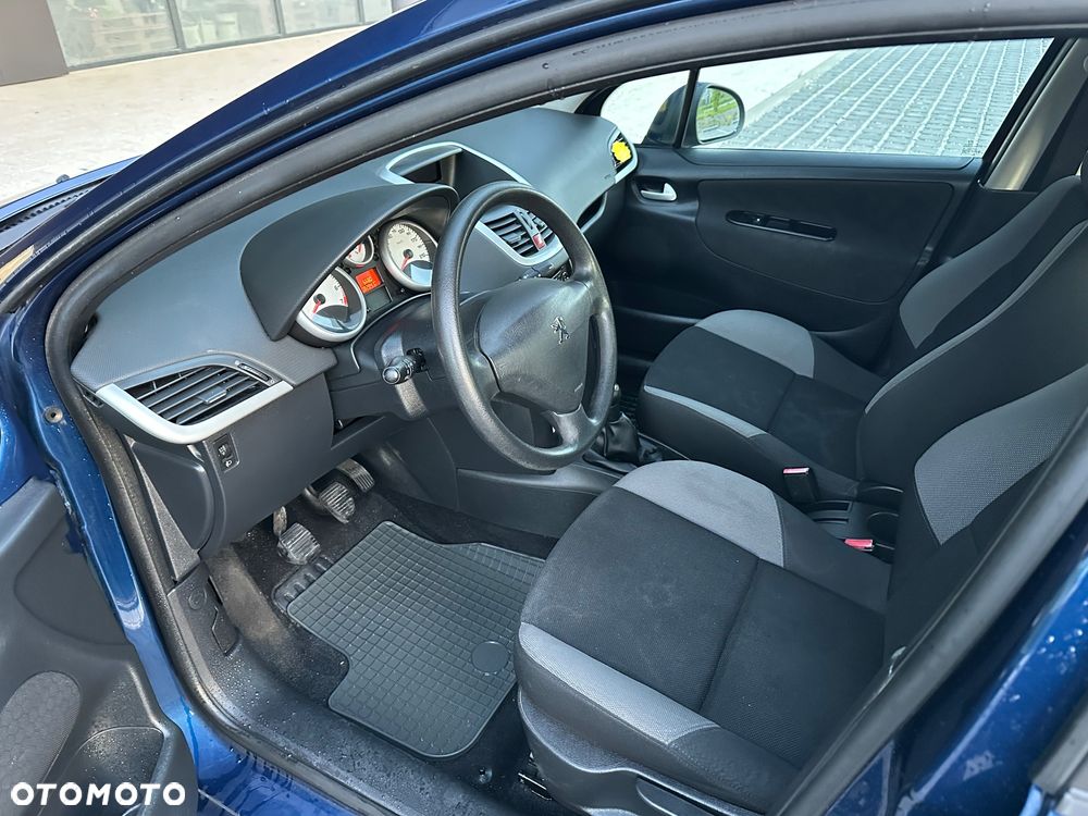 Peugeot 207 1.4 16V Trendy - 8