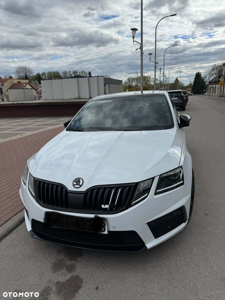 Skoda Octavia 2.0 TDI RS DSG - 1