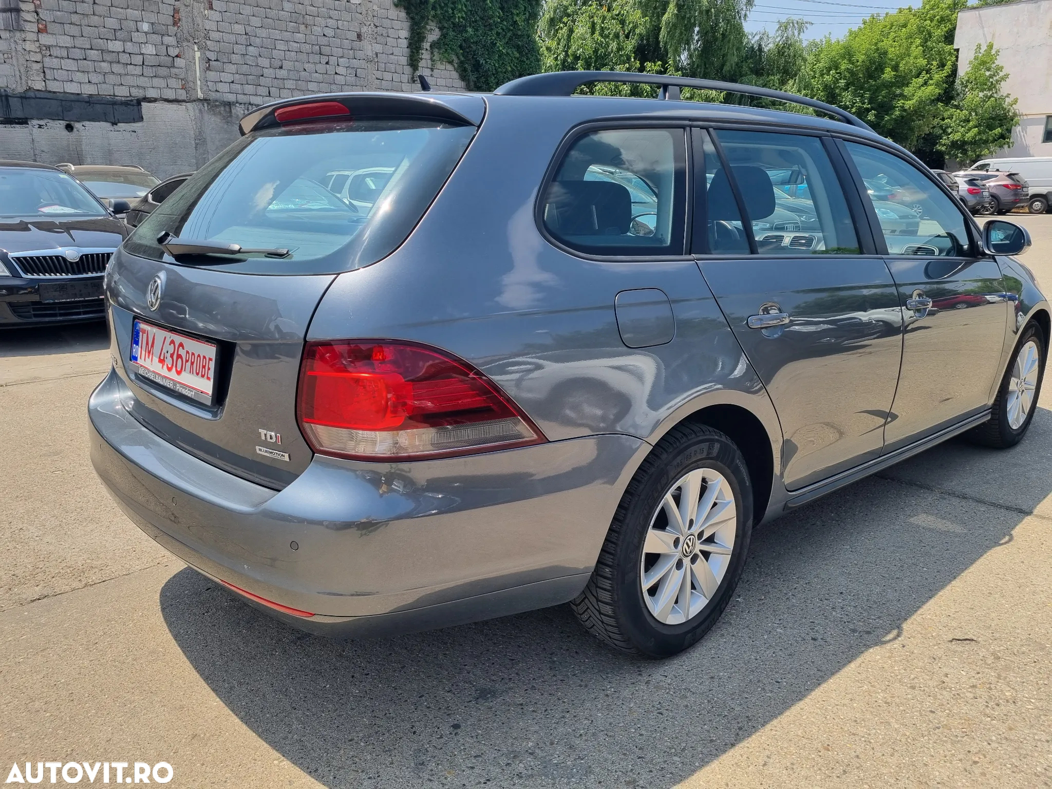 Volkswagen Golf 1.6 TDI BlueMotion Technology Comfortline - 26