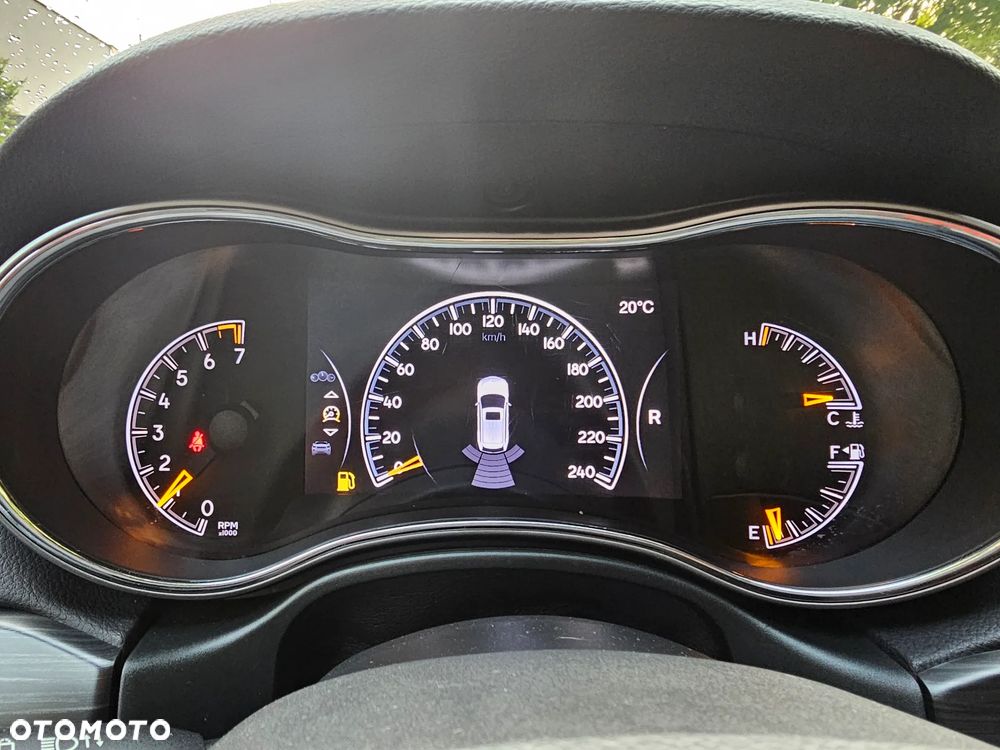 Jeep Grand Cherokee - 20