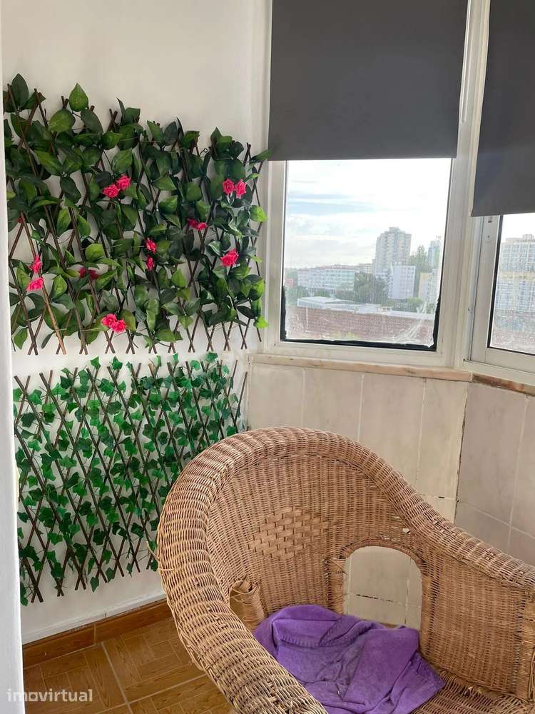 Encantador Apartamento T1 + 1 em Queluz com vista Panorâmica 180 - Grande imagem: 3/23