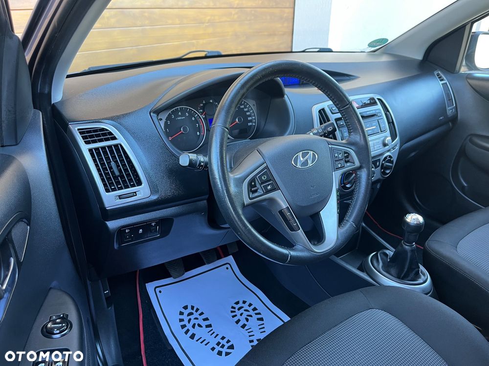 Hyundai i20 - 16